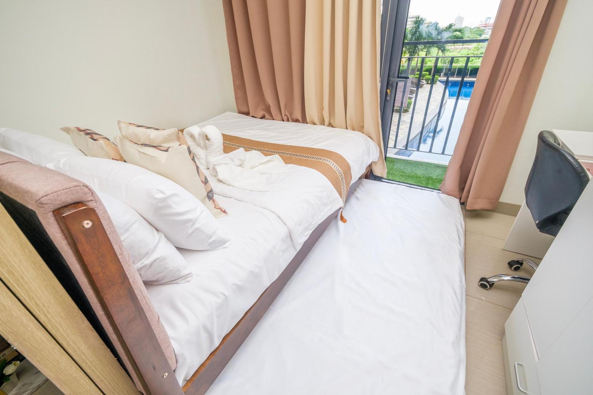 2 Side-By-Side P00L Front Condos, 6 Beds, 2 Cr, 2 Kitchen For 10 Guests At Moa Manila Exterior foto